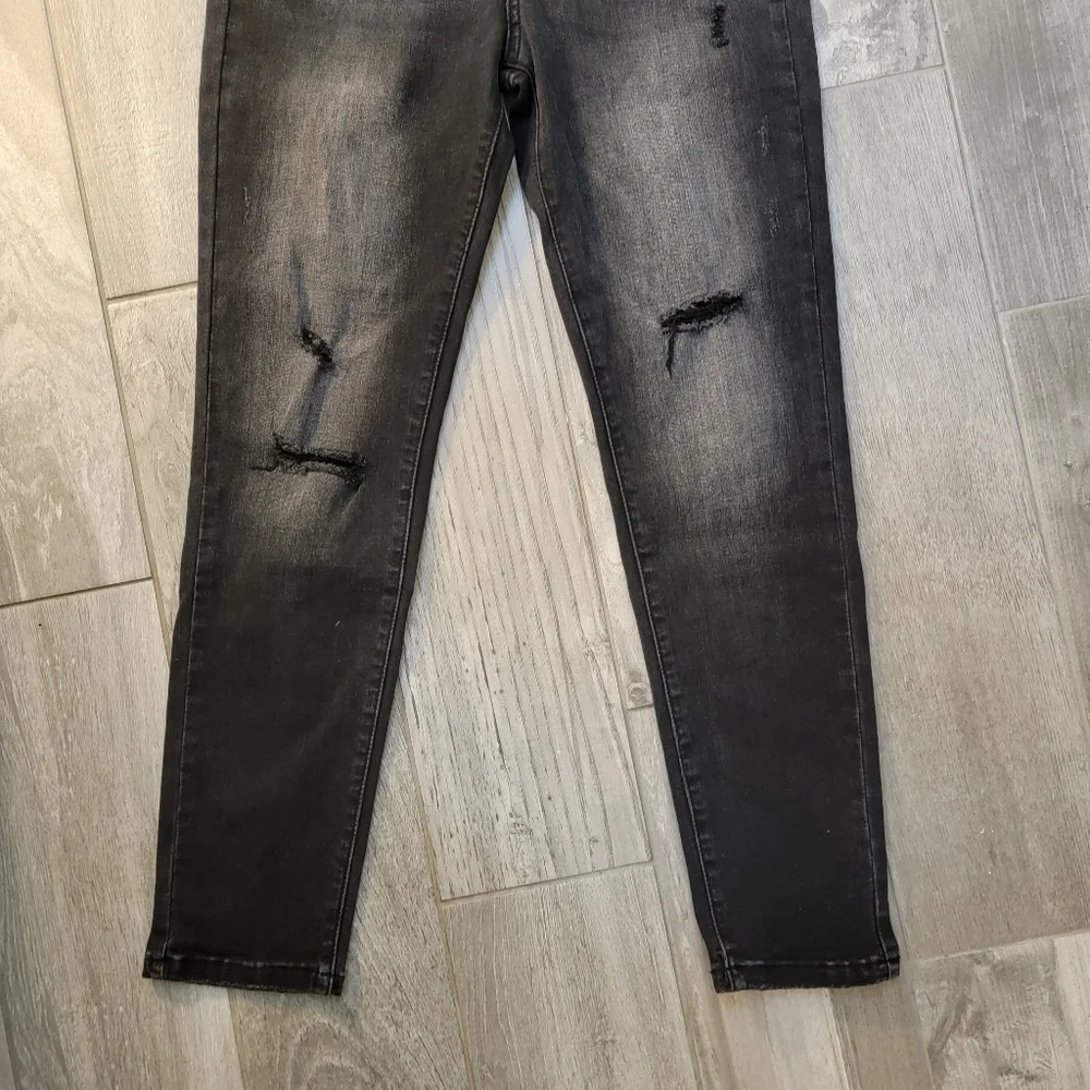 Risen High Rise Distressed Vintage Washed Black Skinny Jeans 27/5